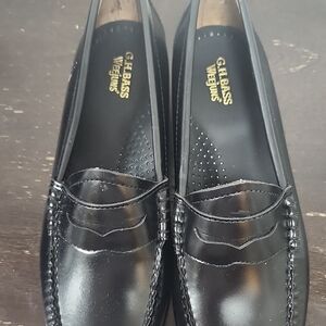 G.H. Bass & Co. Shiny Black Woman Slip-Ons